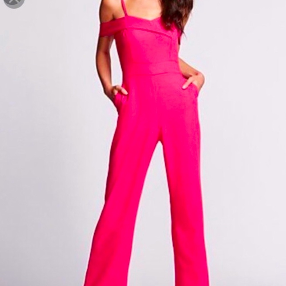 Off shoulders jumpsuit